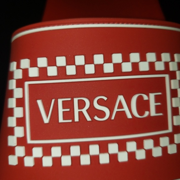 Red slides - Picture 2 of 5